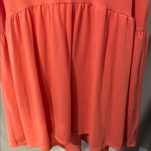 EUC Zenana Outfitters Sleeveless Coral Tunic Top. Large - Picture 4 of 5